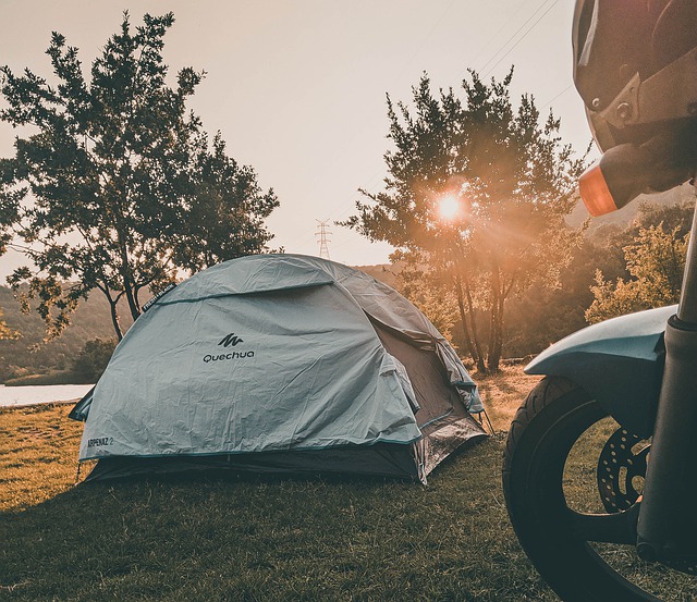 Wyjazd pod namiot – wady i zalety.
